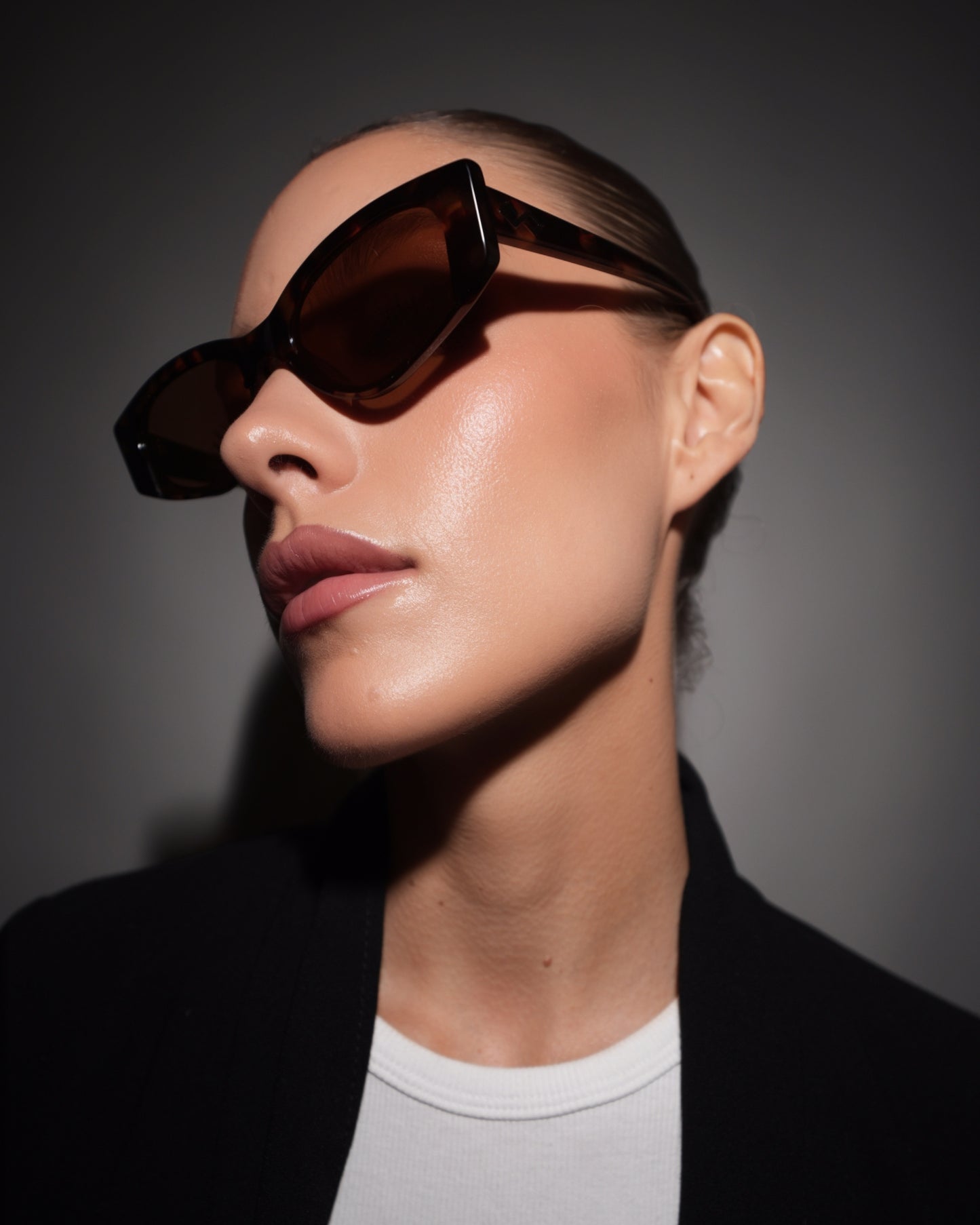 Get Women’s Sunglasses in Tortoise Colour – Shop Online in USA, UK, Canada & United Arab Emirates