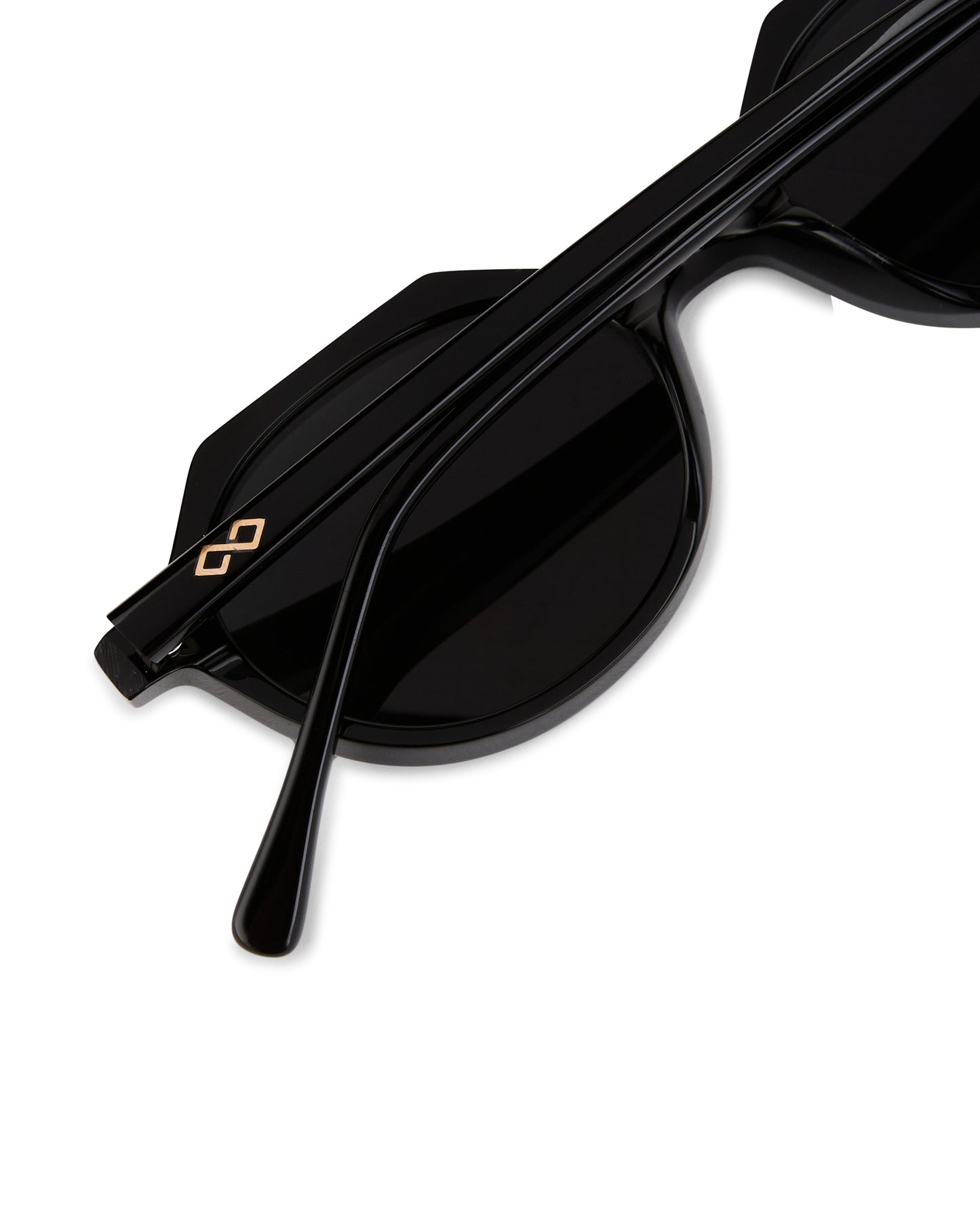 Discover Drew Black Sunglasses for Women – Stylish UV Protection, Available in USA, UK, Canada & UAE