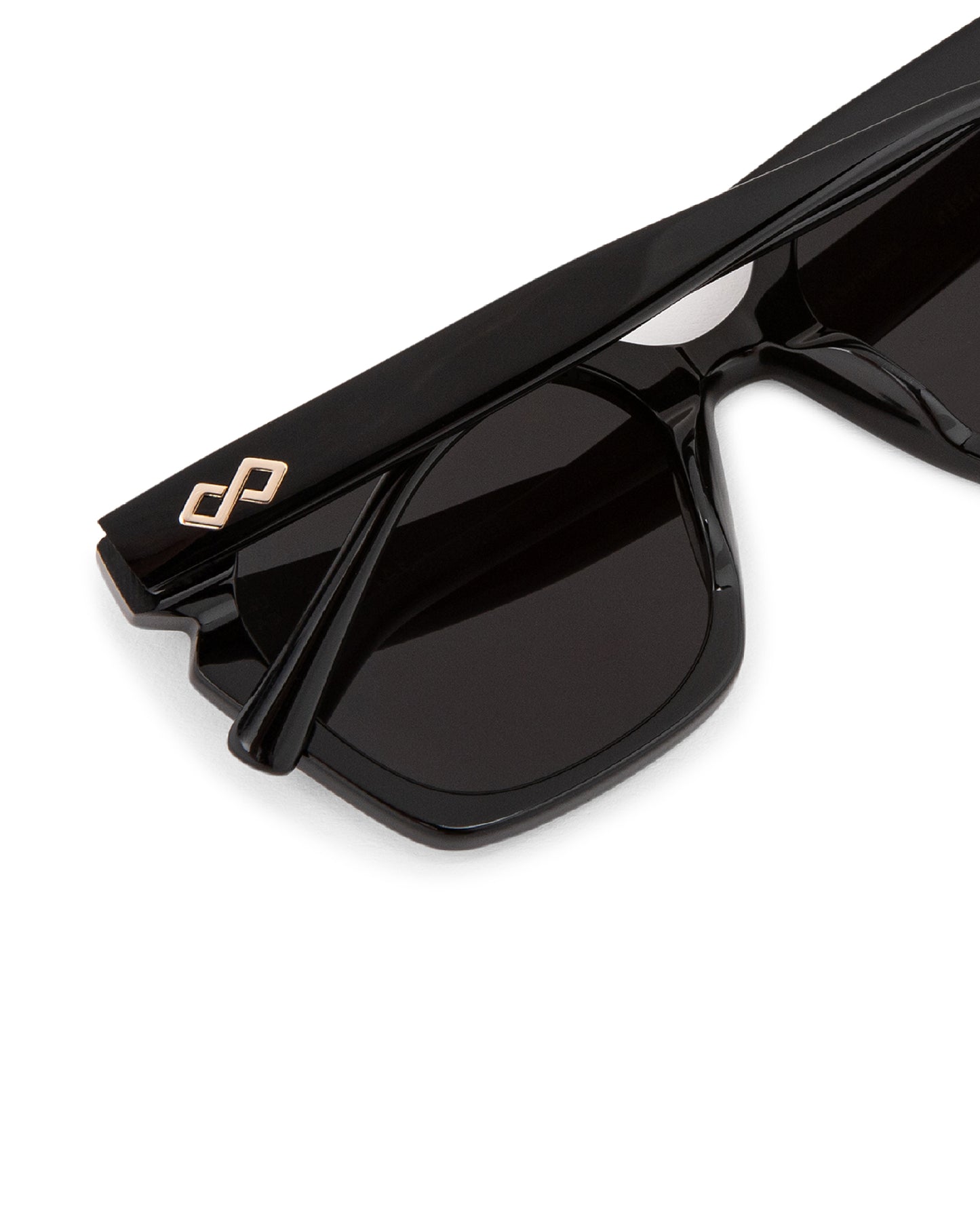 Get Women’s Sunglasses in Black Colour – Shop Online in USA, UK, Canada & United Arab Emirates