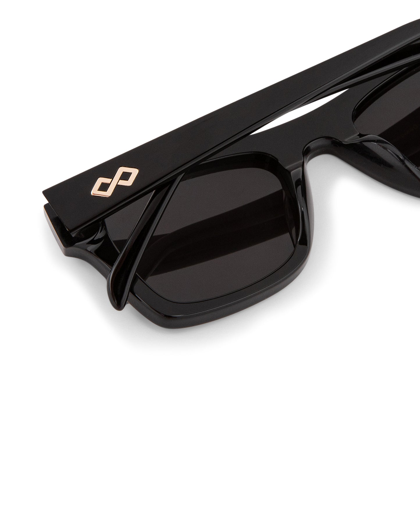Get Women’s Sunglasses in Black Colour – Shop Online in USA, UK, Canada & United Arab Emirates