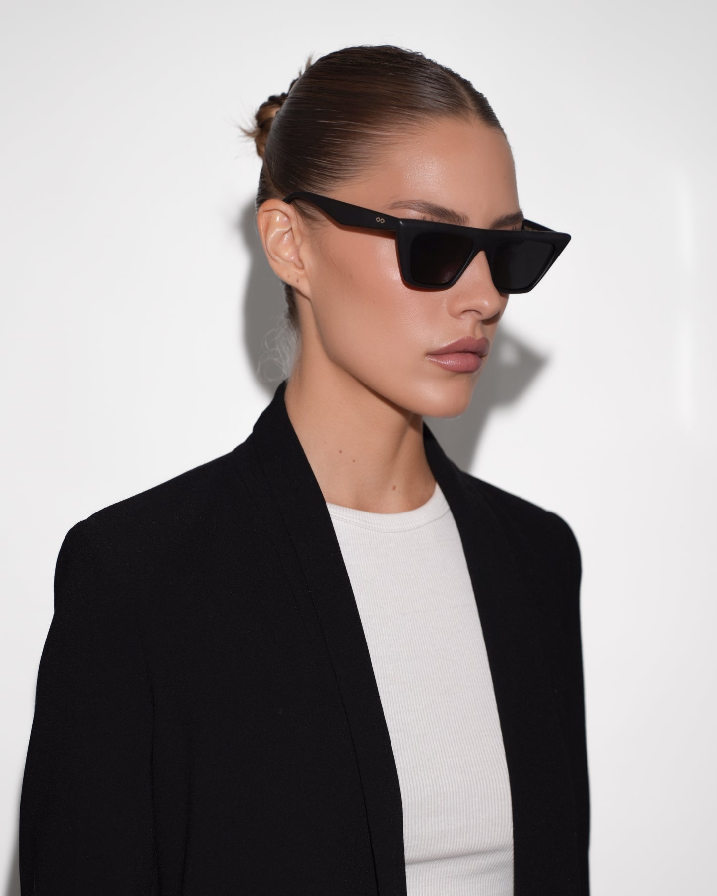 Shop Aura Sunglasses in Matte Black Colour – Available Online in USA, UK, Canada & United Arab Emirates