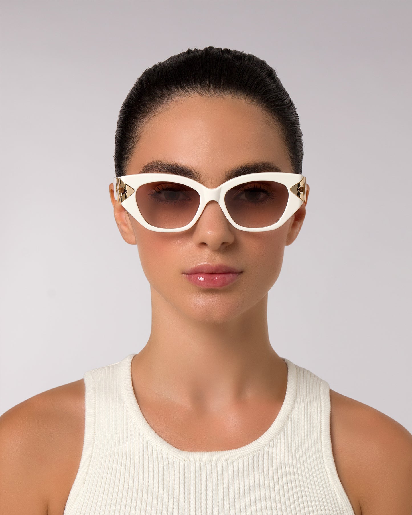 Best Sunglasses for Women – Lily Cream, Available Online in USA, UK, Canada & UAE