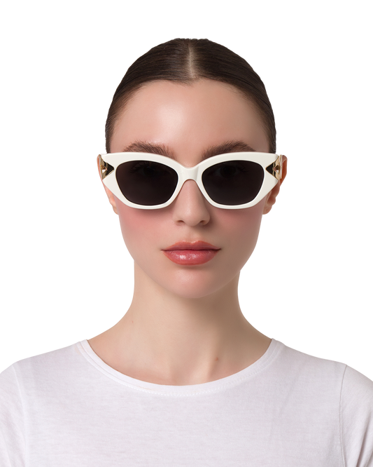 Lily - Cream in Black Sunglasses