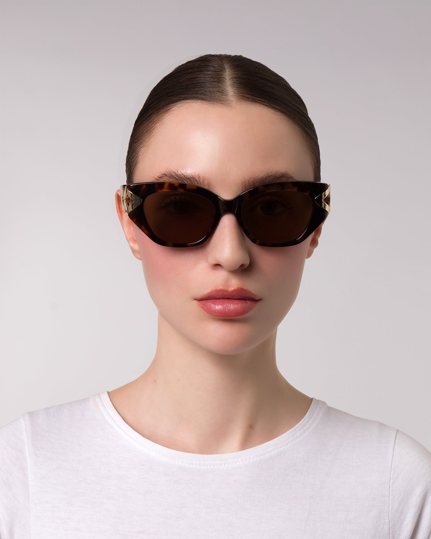 Best Sunglasses for Women – Lily Tortoise, Available Online in USA, UK, Canada & UAE