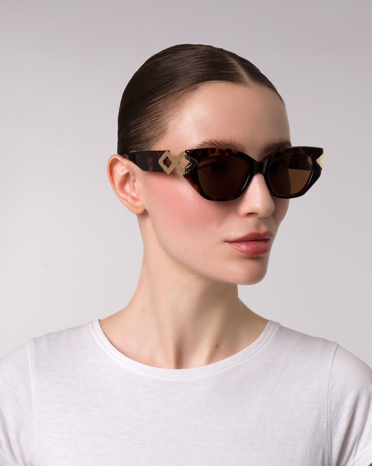 Shop Lily Sunglasses in Tortoise Colour – Available Online in USA, UK, Canada & United Arab Emirates