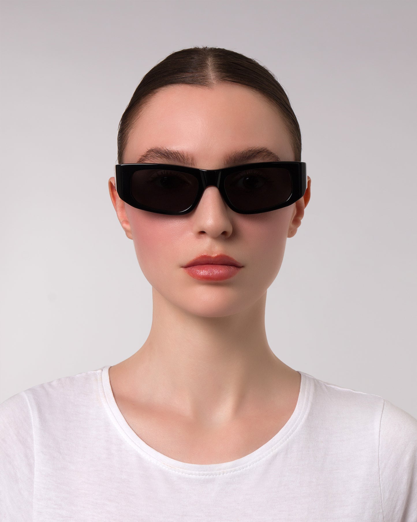 Best Sunglasses for Women – Luna Black, Available Online in USA, UK, Canada & UAE