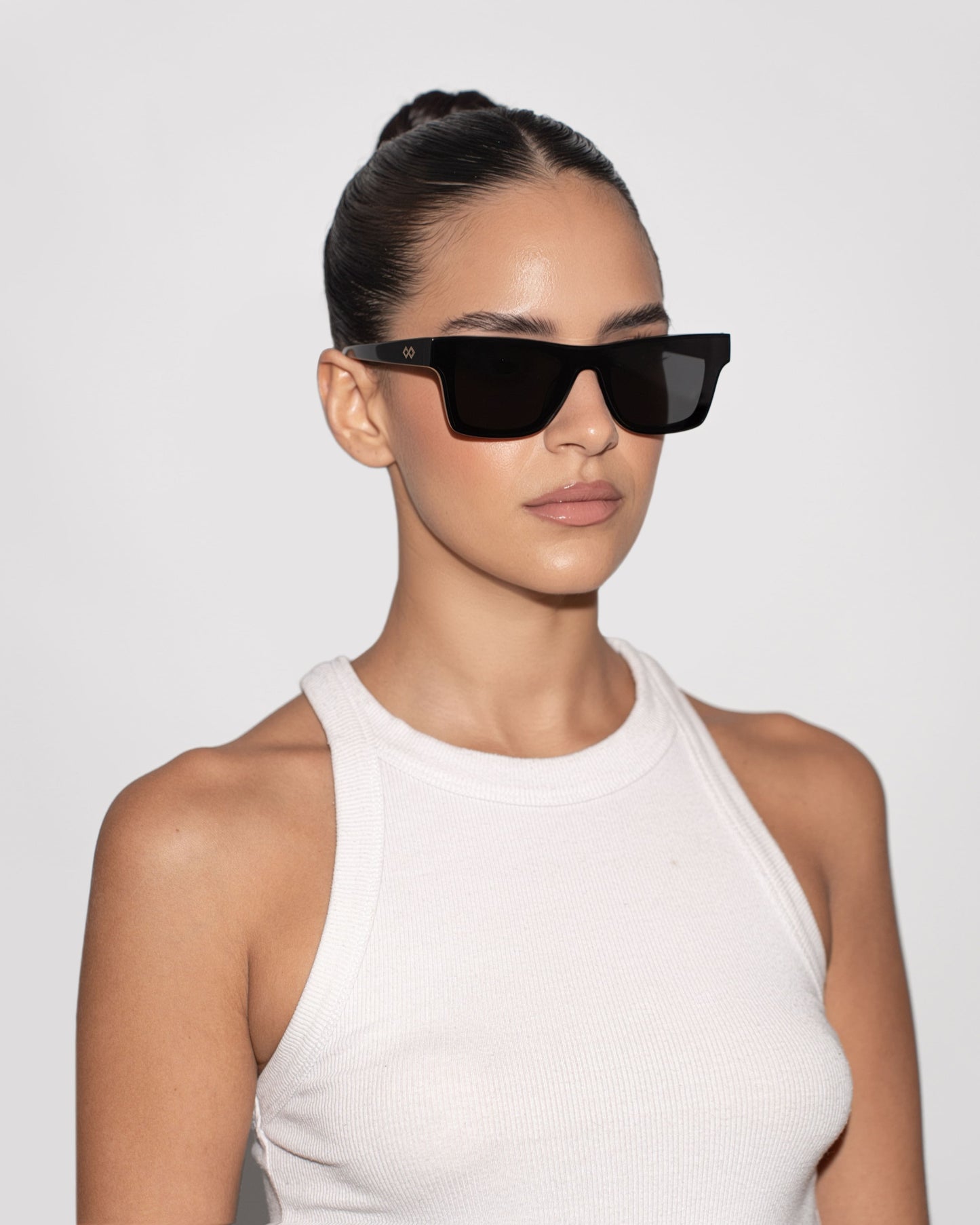 Shop Harlow Sunglasses in Black Colour – Available Online in USA, UK, Canada & United Arab Emirates