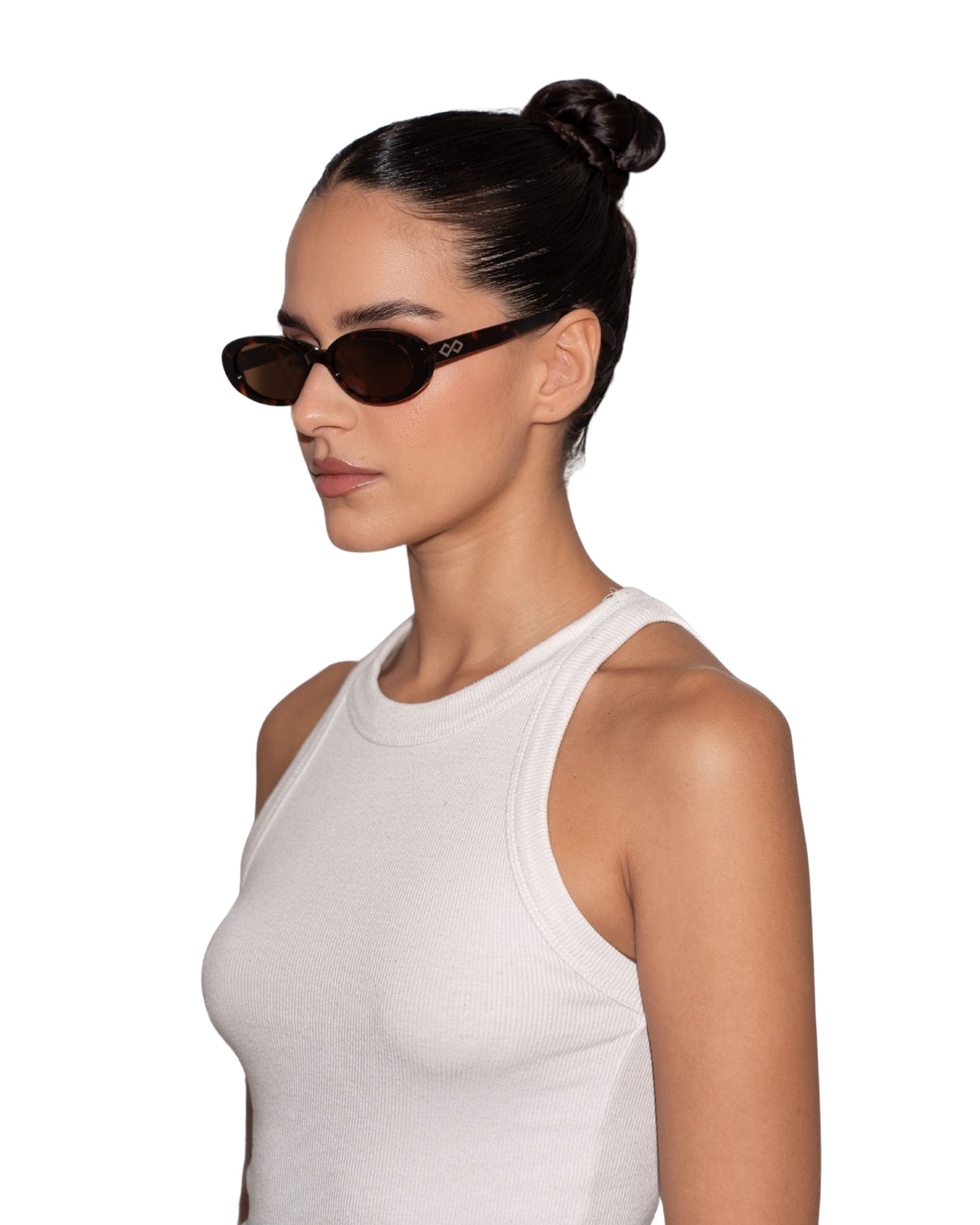 Shop Olivia Sunglasses in Tortoise Colour – Available Online in USA, UK, Canada & United Arab Emirates