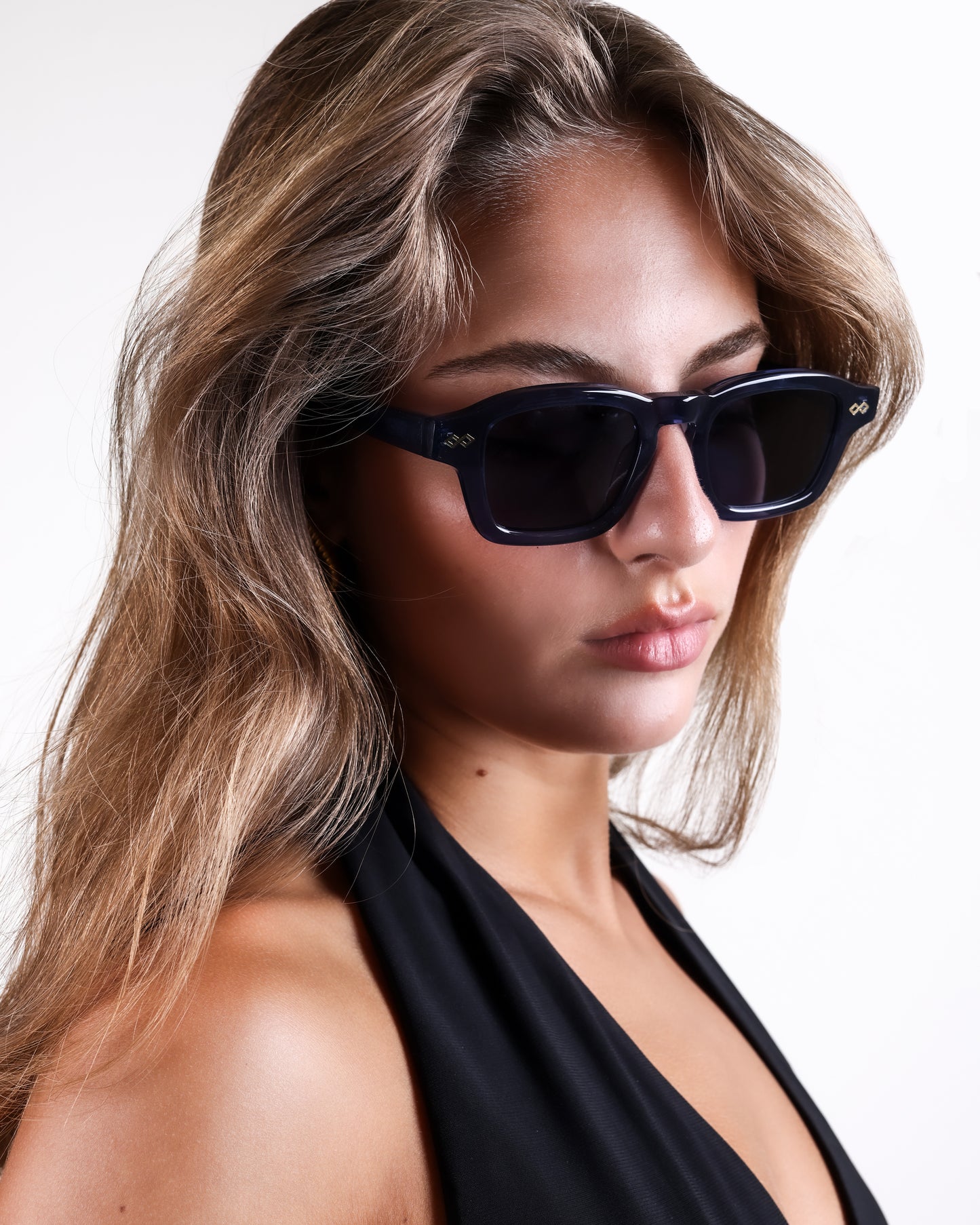 Shop Nora Sunglasses in Navy Blue– Available Online in USA, UK, Canada & United Arab Emirates