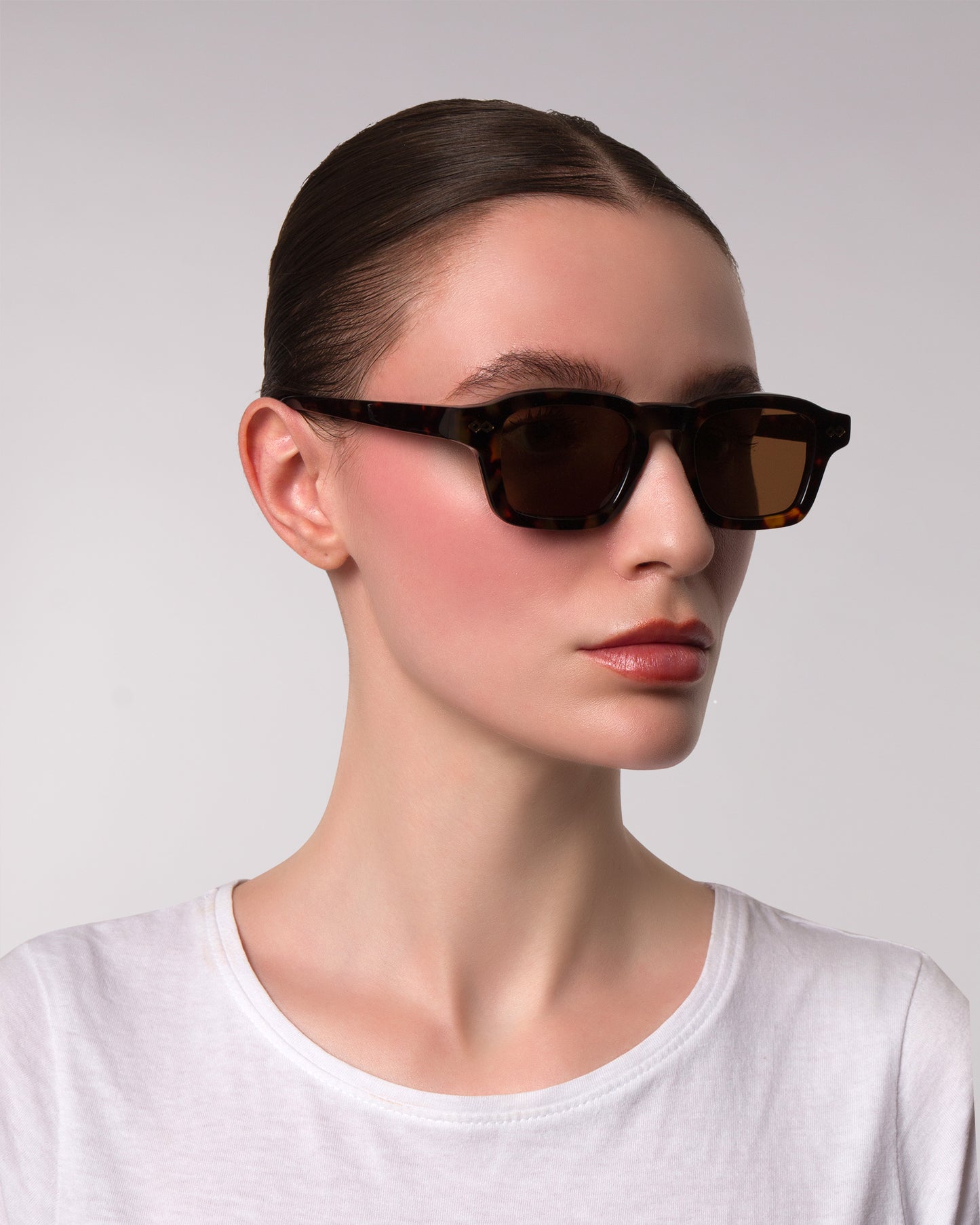 Shop Nora Sunglasses in Tortoise Colour – Available Online in USA, UK, Canada & United Arab Emirates