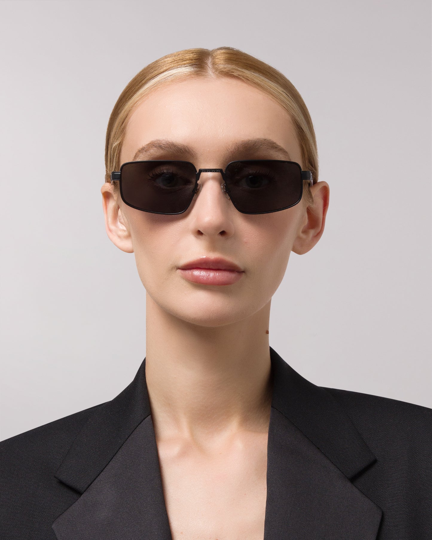 Best Sunglasses for Women – Leo Black, Available Online in USA, UK, Canada & UAE