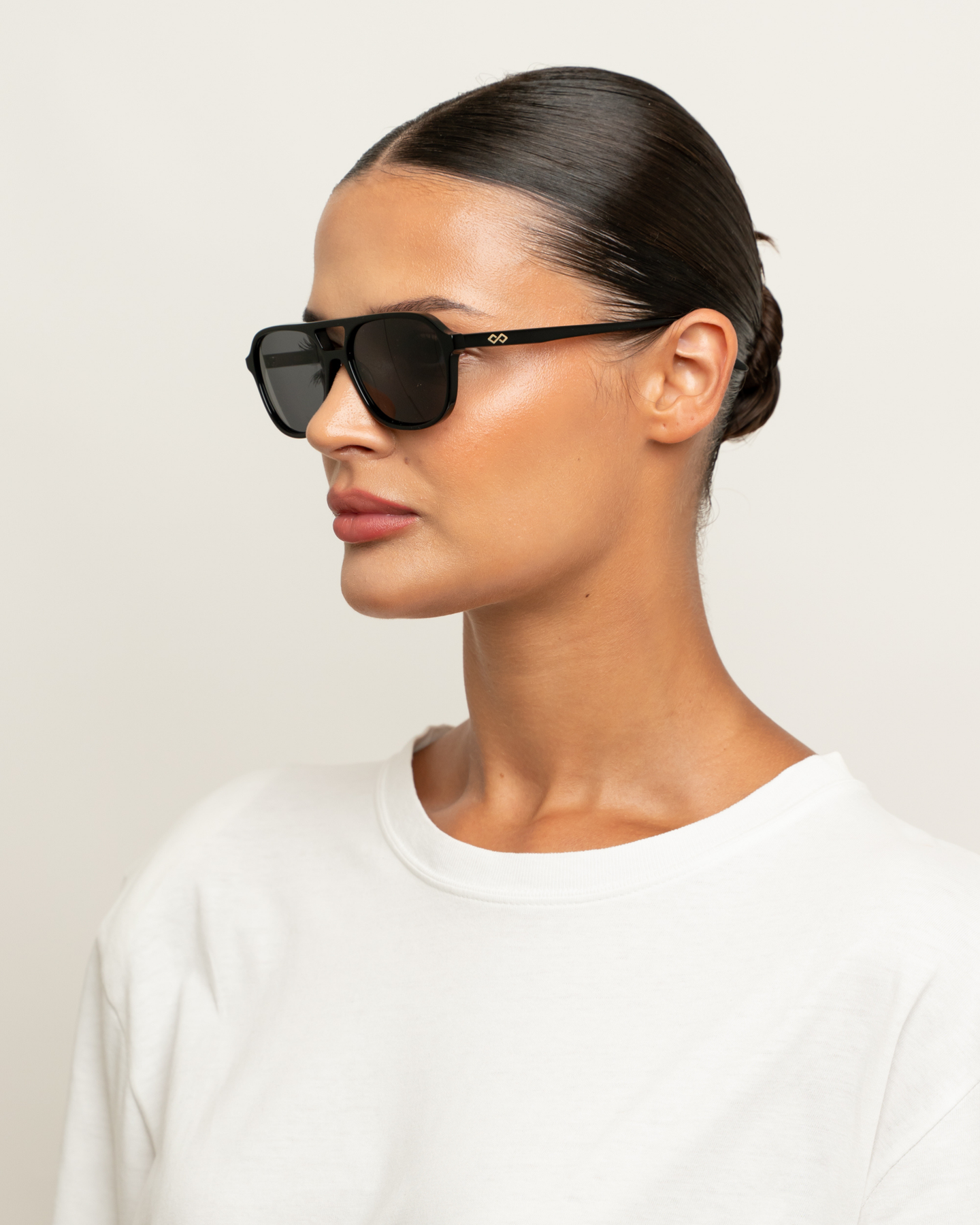 Elle - Black Sunglasses