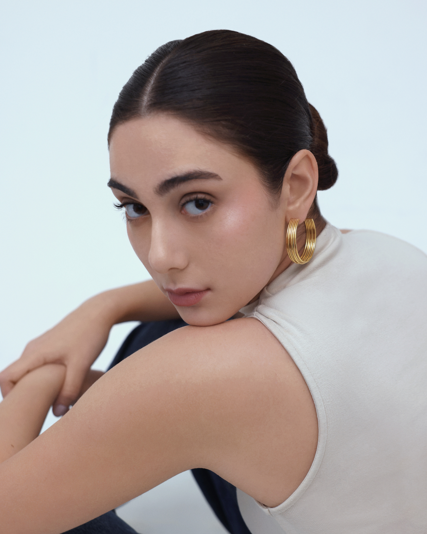 Muse Hoop (L) Earrings - Gold