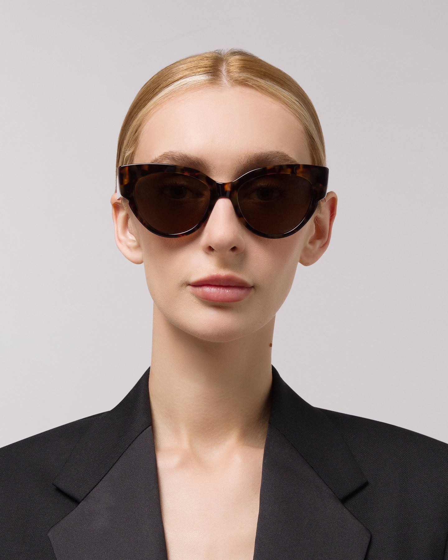 Vogue - Tortoise - Sunglasses - KAREN WAZEN