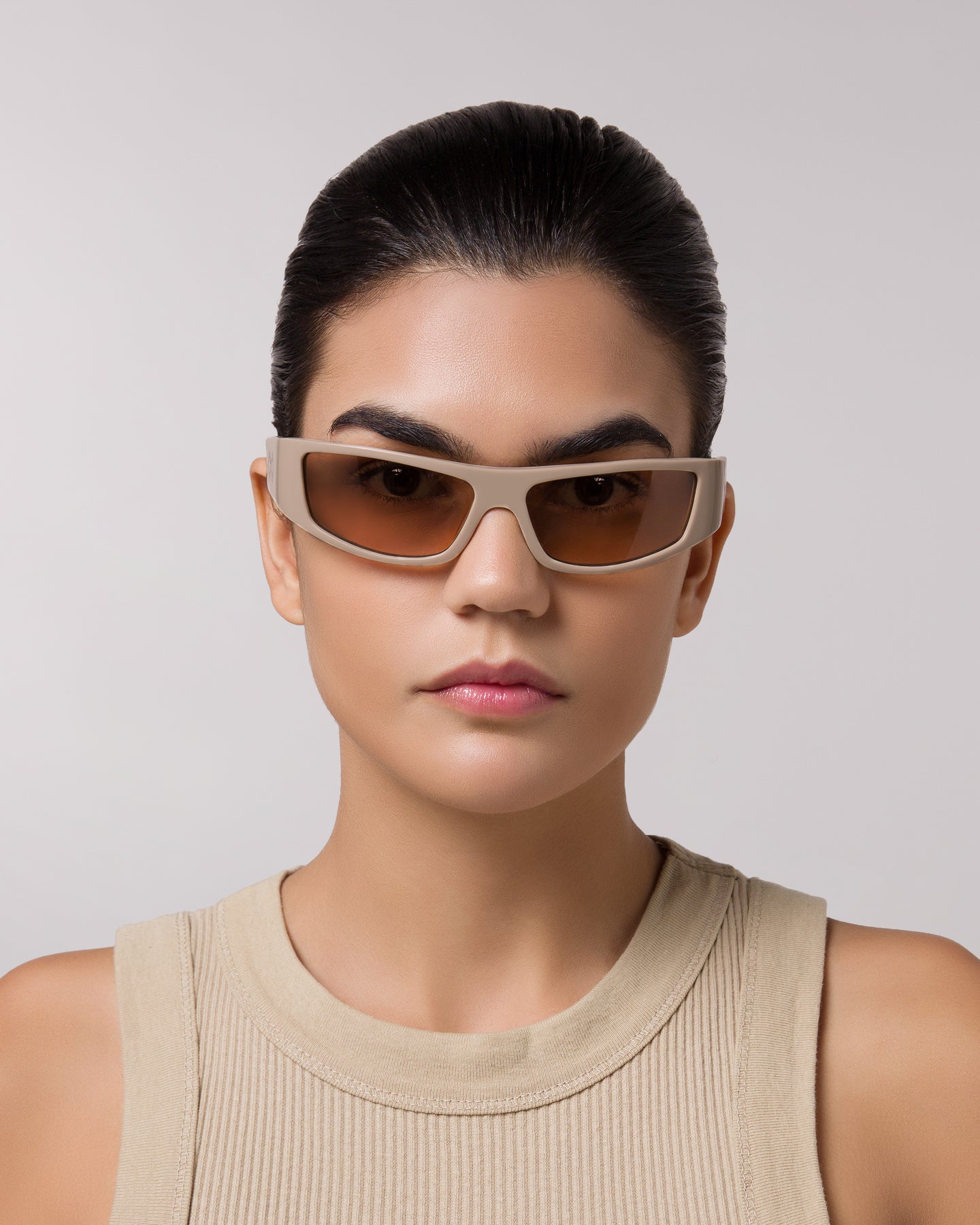 Front view | Rectangular sunglasses with mirror cream lenses and cream frames | Acetate | Sir | Women's sunglasses | Karen Wazen Eyewear