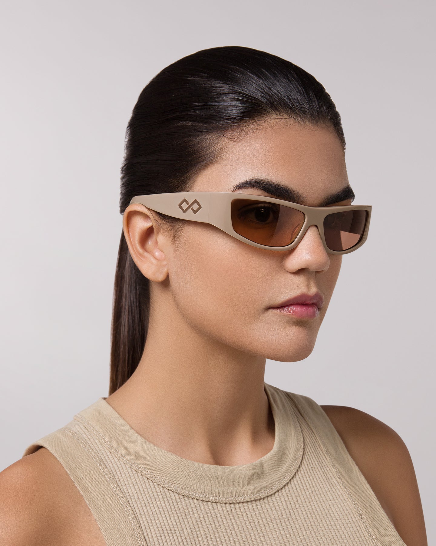 Side view | Rectangular sunglasses with mirror cream lenses and cream frames | Acetate | Sir | Women's sunglasses | Karen Wazen Eyewear